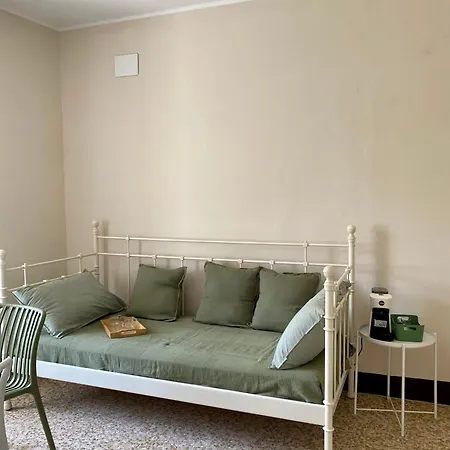 La Corte Sul - Laura